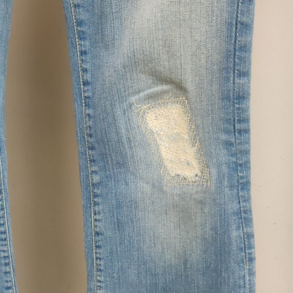Lucky Brand, light blue jeans. Excellent condition. - Picture 3 of 4